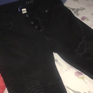 Men’s black ripped jeans (CASH APP ONLY)